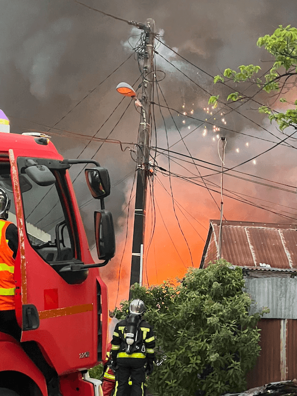 INCENDIE À MORNE LA LOGE